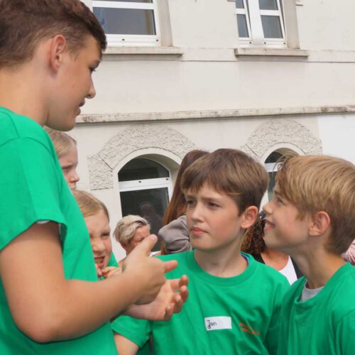 Finanzierung der obligatorischen Willkommens-T-Shirts für die neuen Fünftklässler